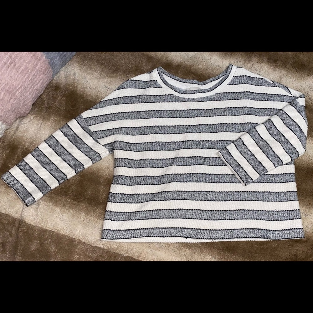 Ann Tafylor LOFT Half-sleeved Sweater